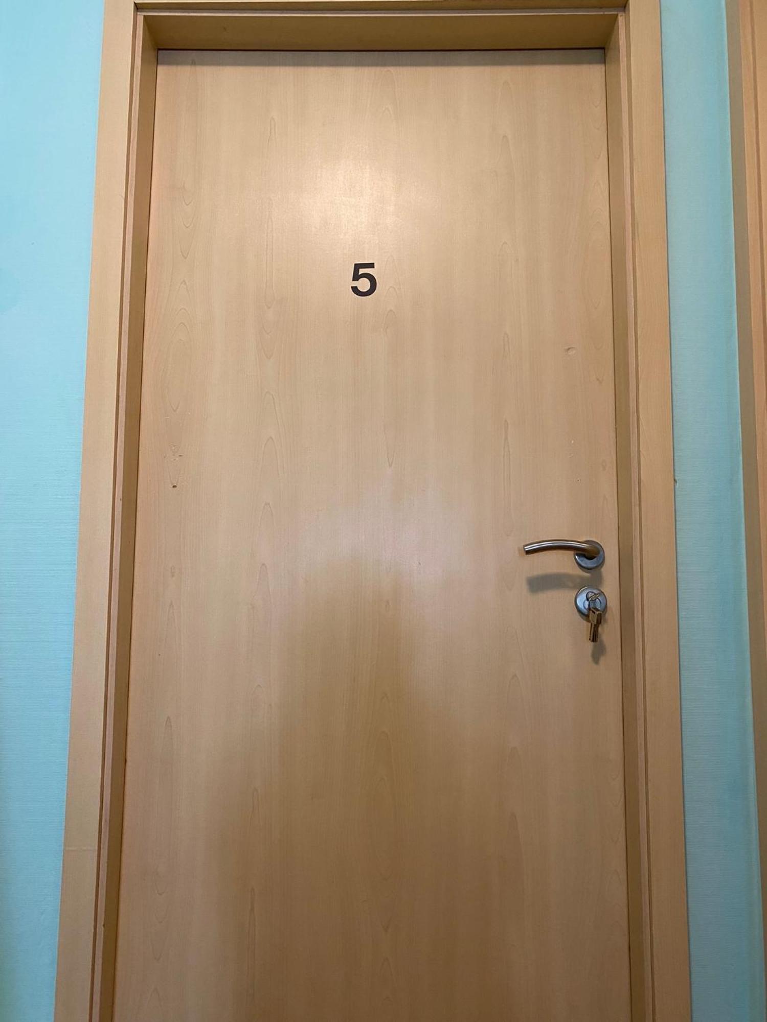 Pension Am Bahnhof Fürstenwalde Екстериор снимка