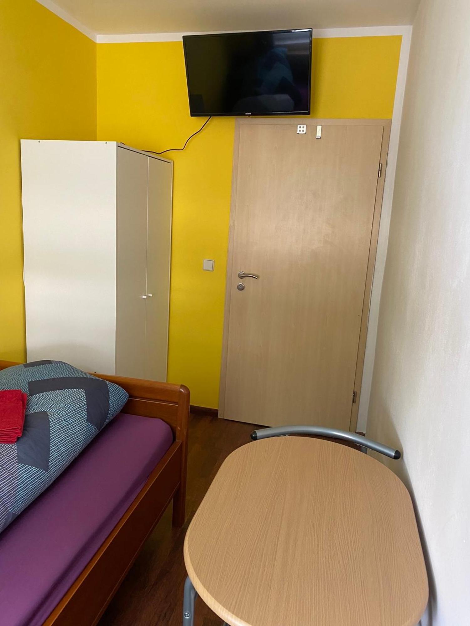 Pension Am Bahnhof Fürstenwalde Екстериор снимка